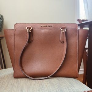 MICHAEL KORS Dee Dee Large Convertible Tote